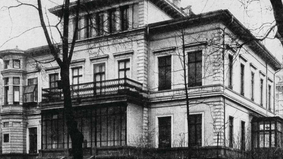 schwarz-weiß Aufnahe der Reiß-Villa in Mannheim, 1936
